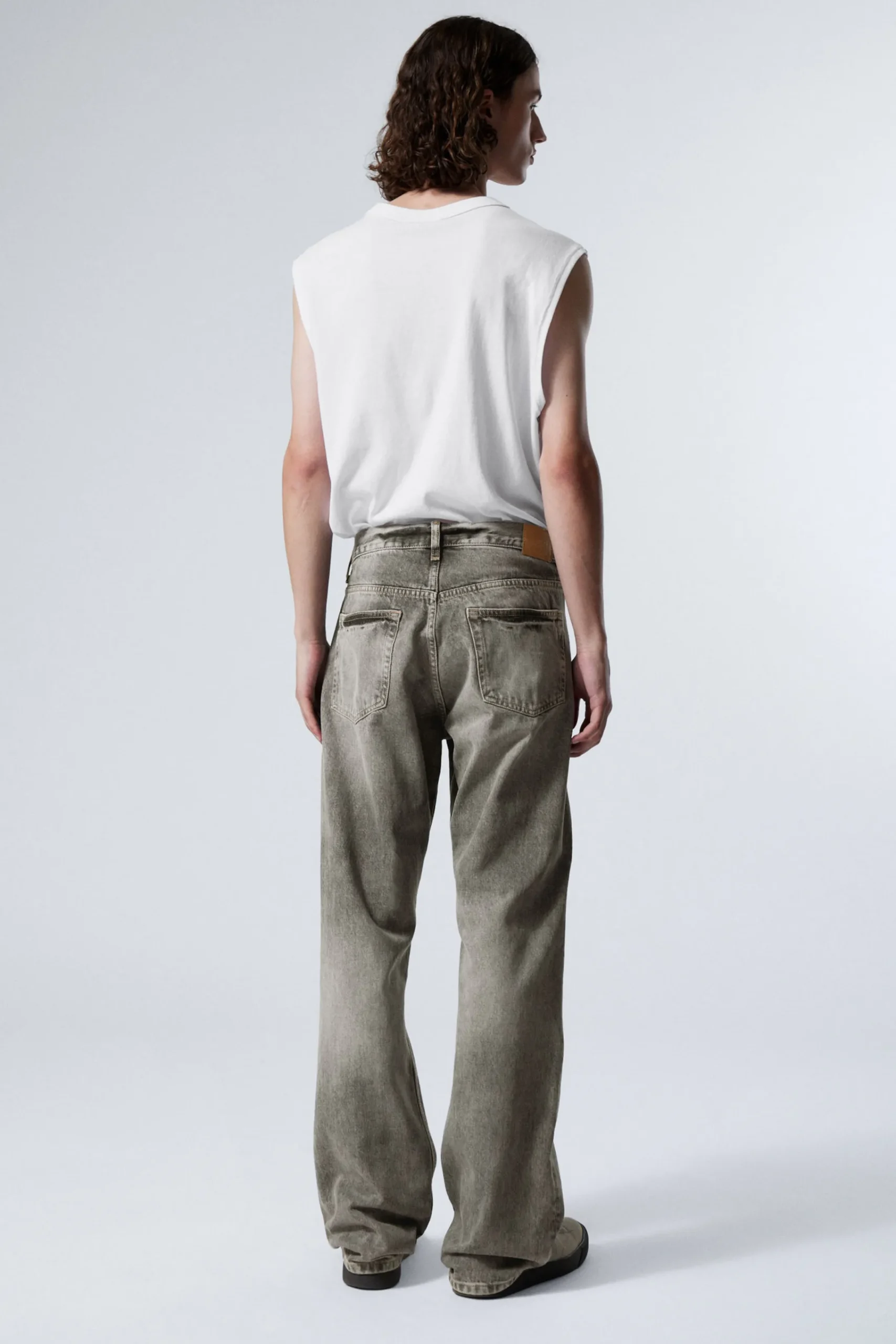space_relaxed_straight_leg_jeans_4-8.webp Weekday Jeans<SPACE RELAXED STRAIGHT LEG JEANS