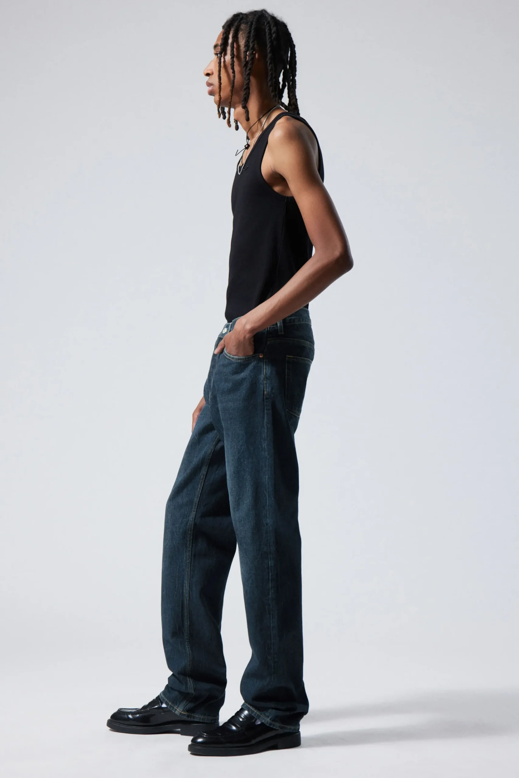space_relaxed_straight_leg_jeans_5-2.webp Weekday Jeans<SPACE RELAXED STRAIGHT LEG JEANS