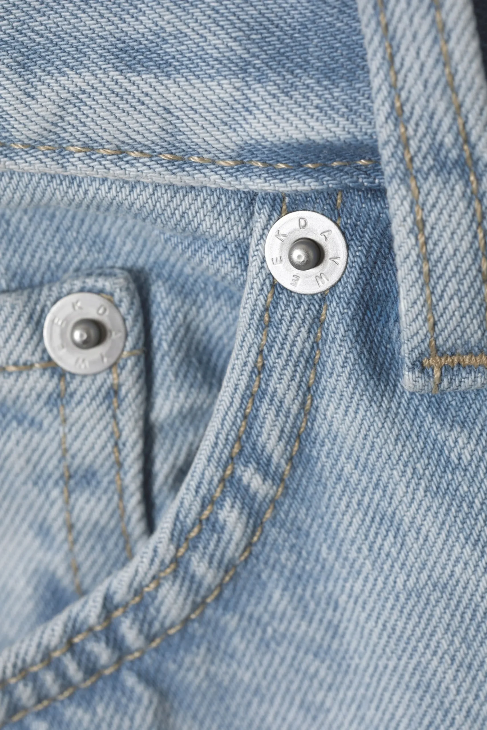space_relaxed_straight_leg_jeans_5.webp Weekday Jeans<SPACE RELAXED STRAIGHT LEG JEANS