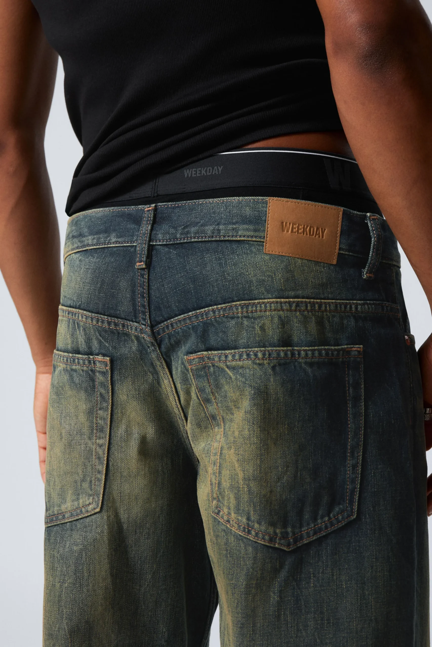 sphere_low_waist_loose_straight_leg_jeans_3-3.webp Weekday Jeans<SPHERE LOW WAIST LOOSE STRAIGHT LEG JEANS