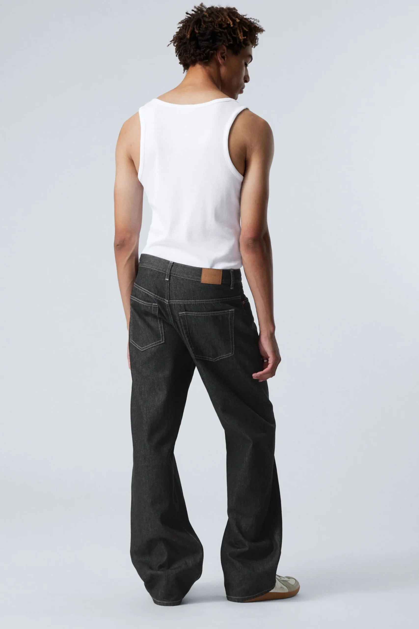 sphere_low_waist_loose_straight_leg_jeans_4-1.webp Weekday Jeans<SPHERE LOW WAIST LOOSE STRAIGHT LEG JEANS