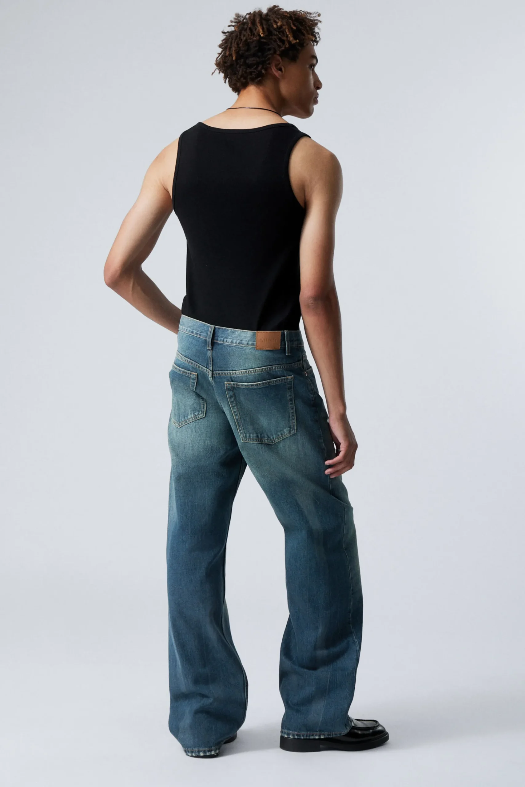 sphere_low_waist_loose_straight_leg_jeans_4-2.webp Weekday Jeans<SPHERE LOW WAIST LOOSE STRAIGHT LEG JEANS