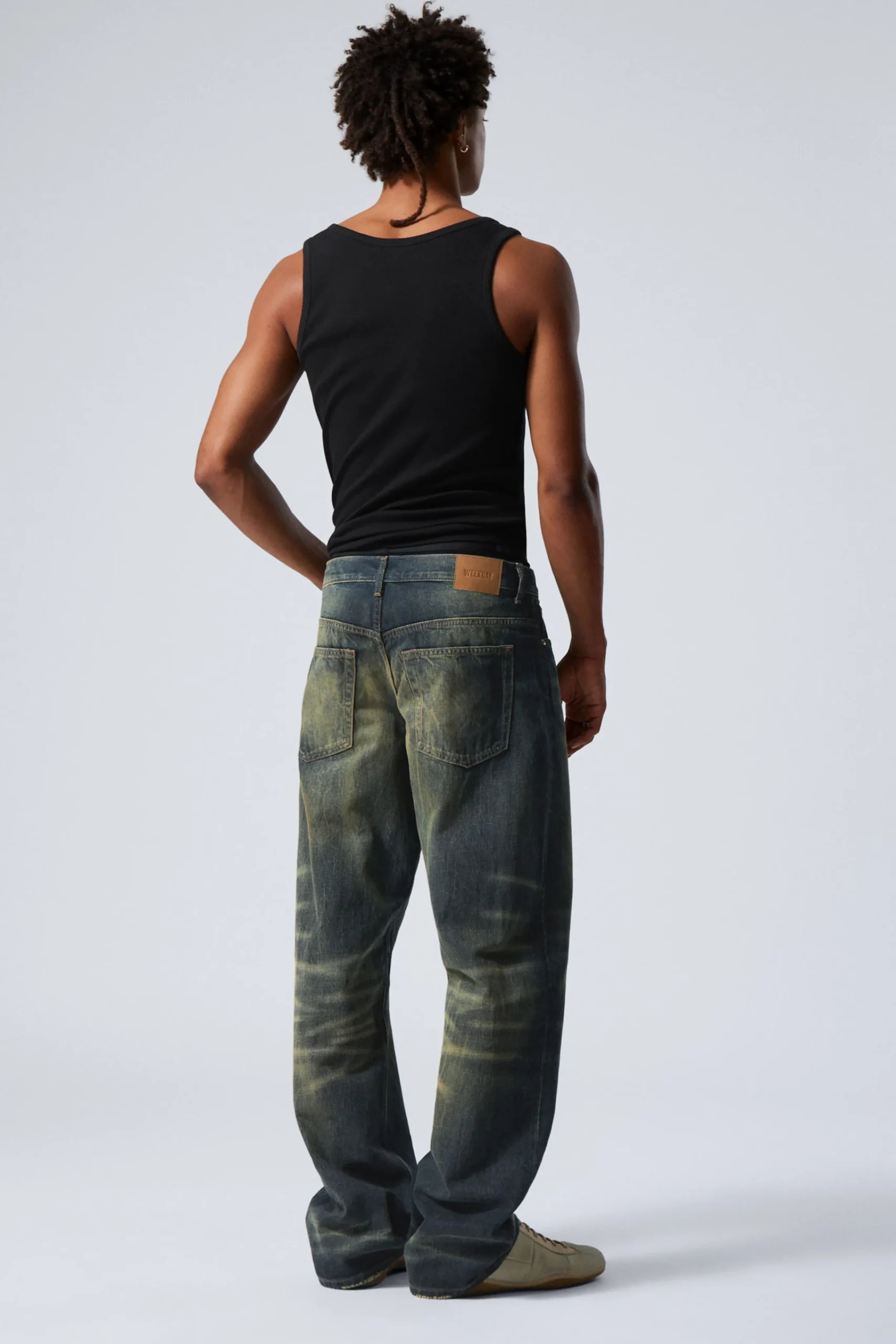 sphere_low_waist_loose_straight_leg_jeans_4-3.webp Weekday Jeans<SPHERE LOW WAIST LOOSE STRAIGHT LEG JEANS