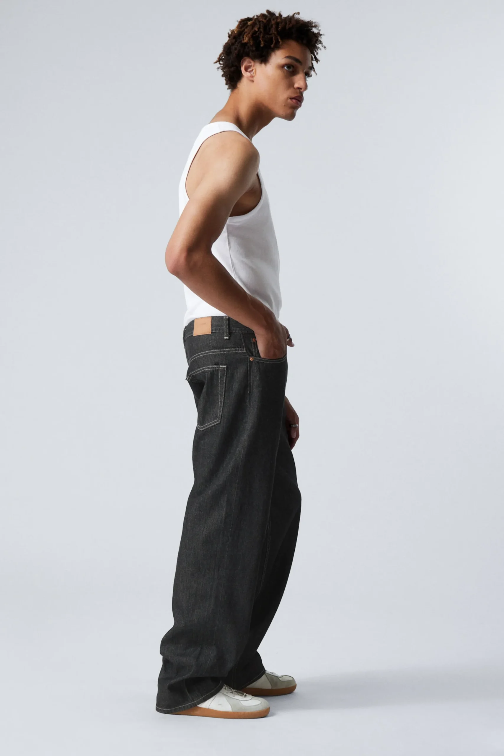 sphere_low_waist_loose_straight_leg_jeans_5-1.webp Weekday Jeans<SPHERE LOW WAIST LOOSE STRAIGHT LEG JEANS