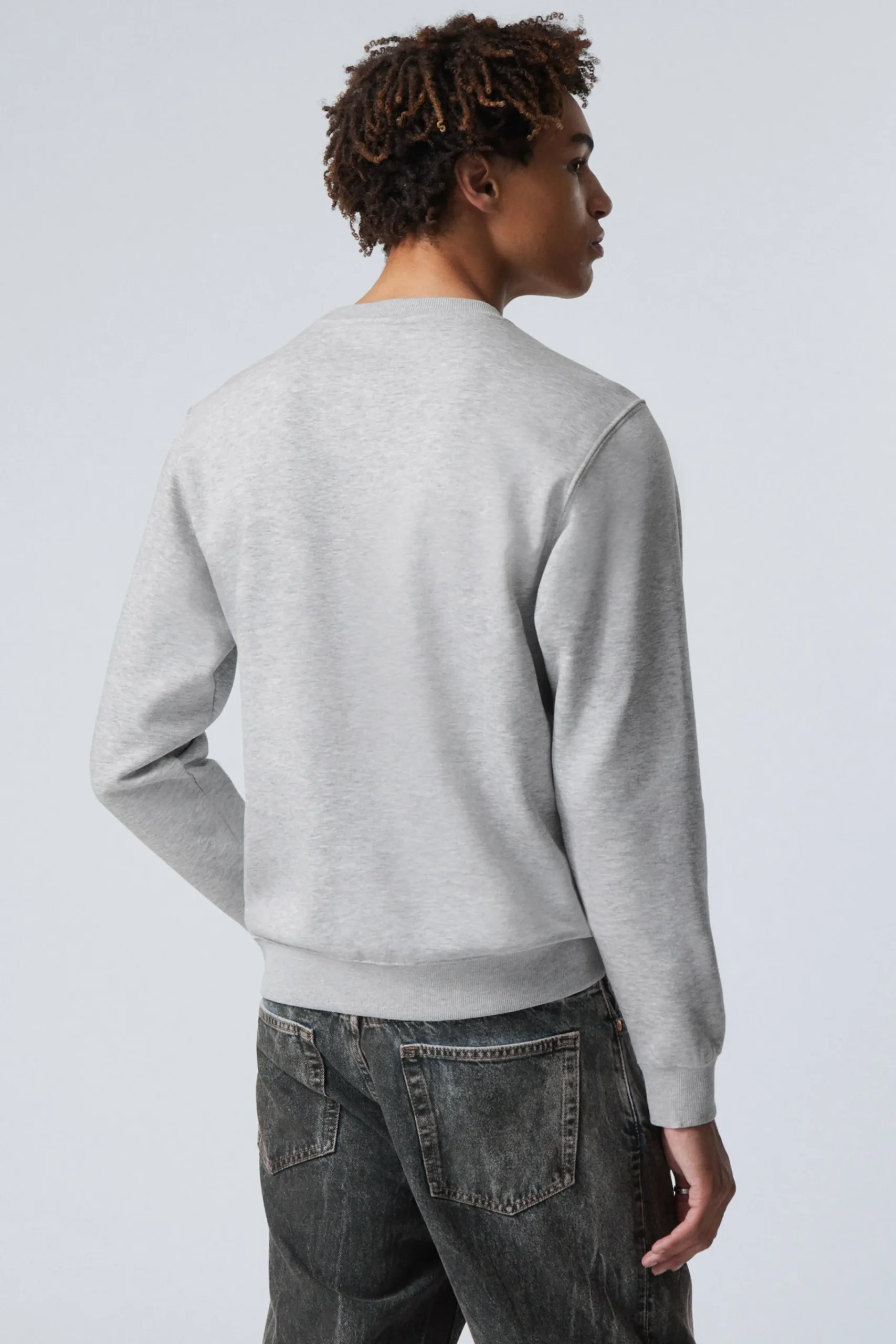 standard_midweight_sweatshirt_2-1.webp Weekday Sweatshirts | Basplagg<STANDARD MIDWEIGHT SWEATSHIRT