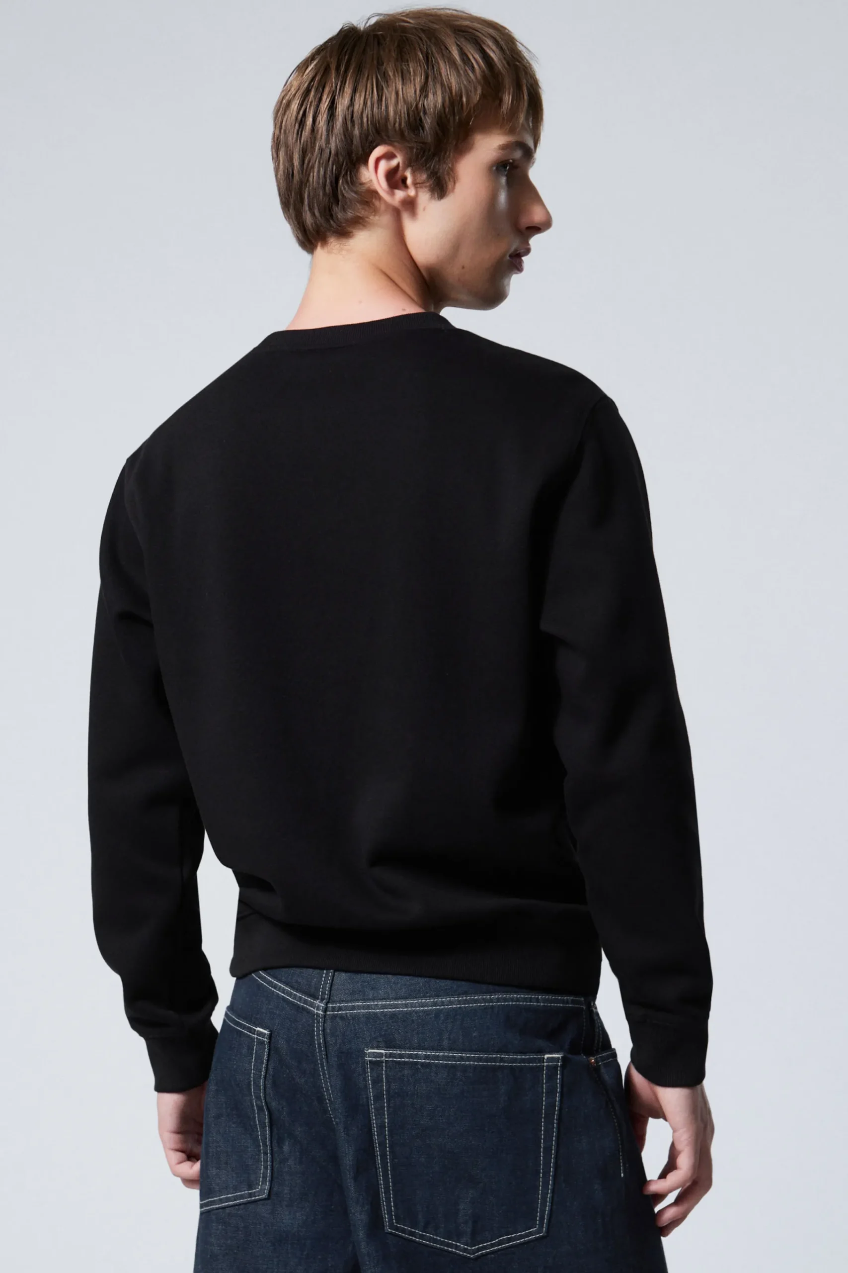 standard_midweight_sweatshirt_2-3.webp Weekday Sweatshirts | Basplagg<STANDARD MIDWEIGHT SWEATSHIRT