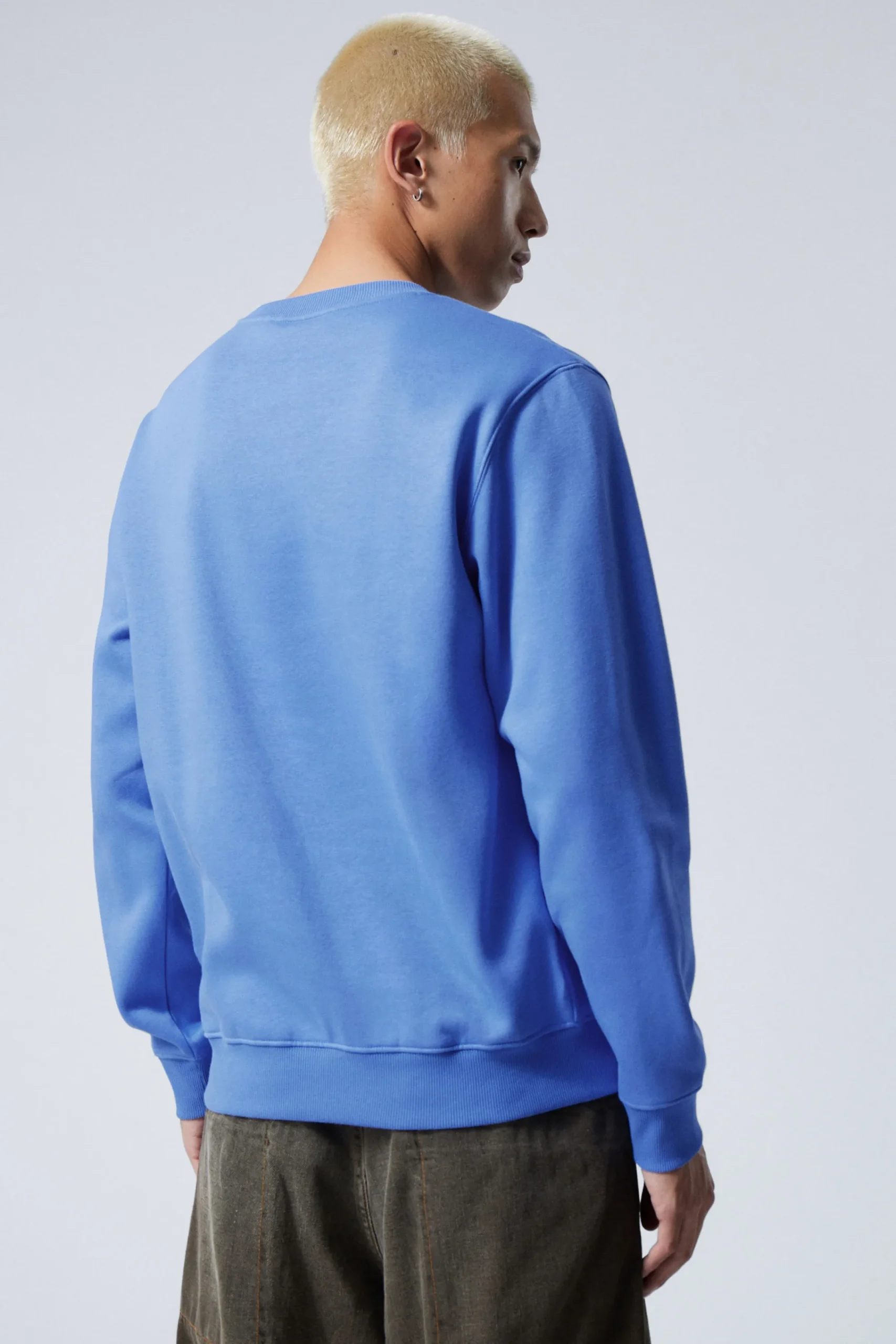 standard_midweight_sweatshirt_2.webp Weekday Sweatshirts | Basplagg<STANDARD MIDWEIGHT SWEATSHIRT