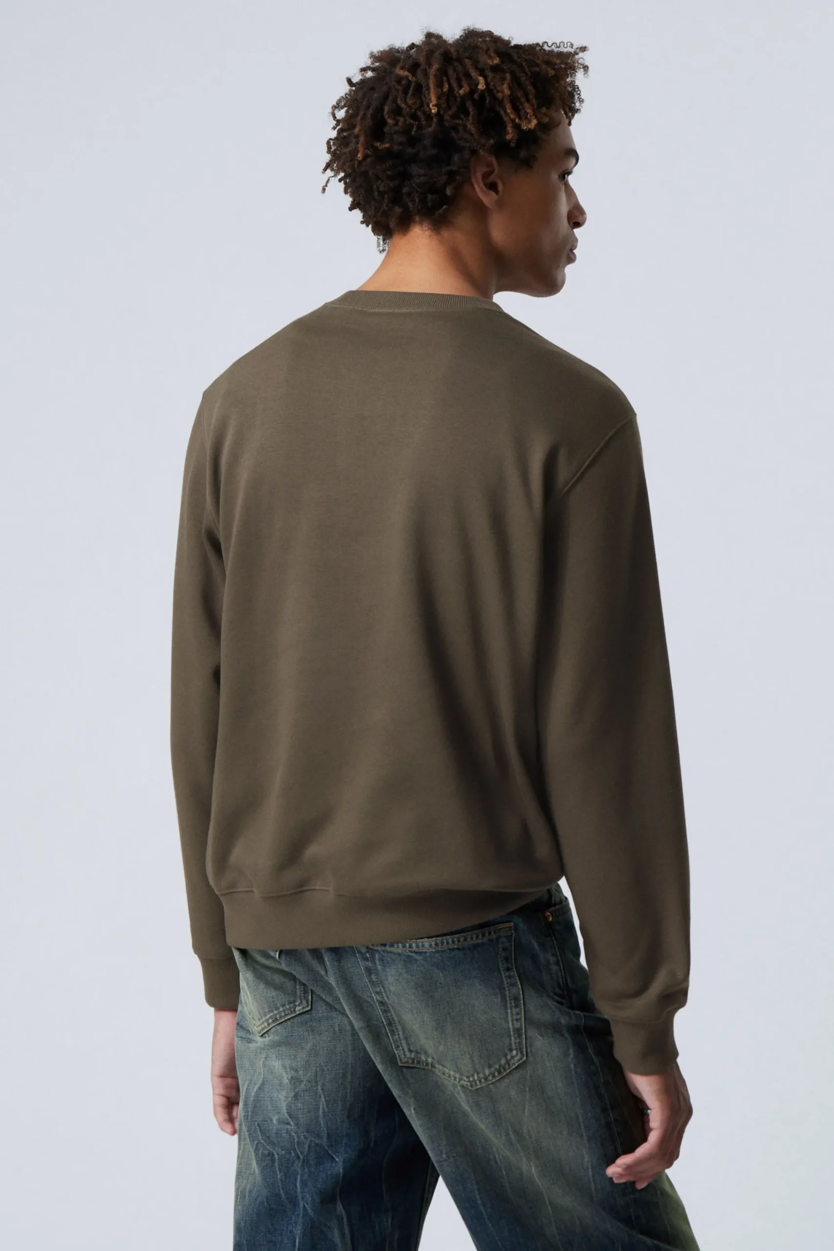 standard_midweight_sweatshirt_3-5.webp Weekday Sweatshirts | Basplagg<STANDARD MIDWEIGHT SWEATSHIRT