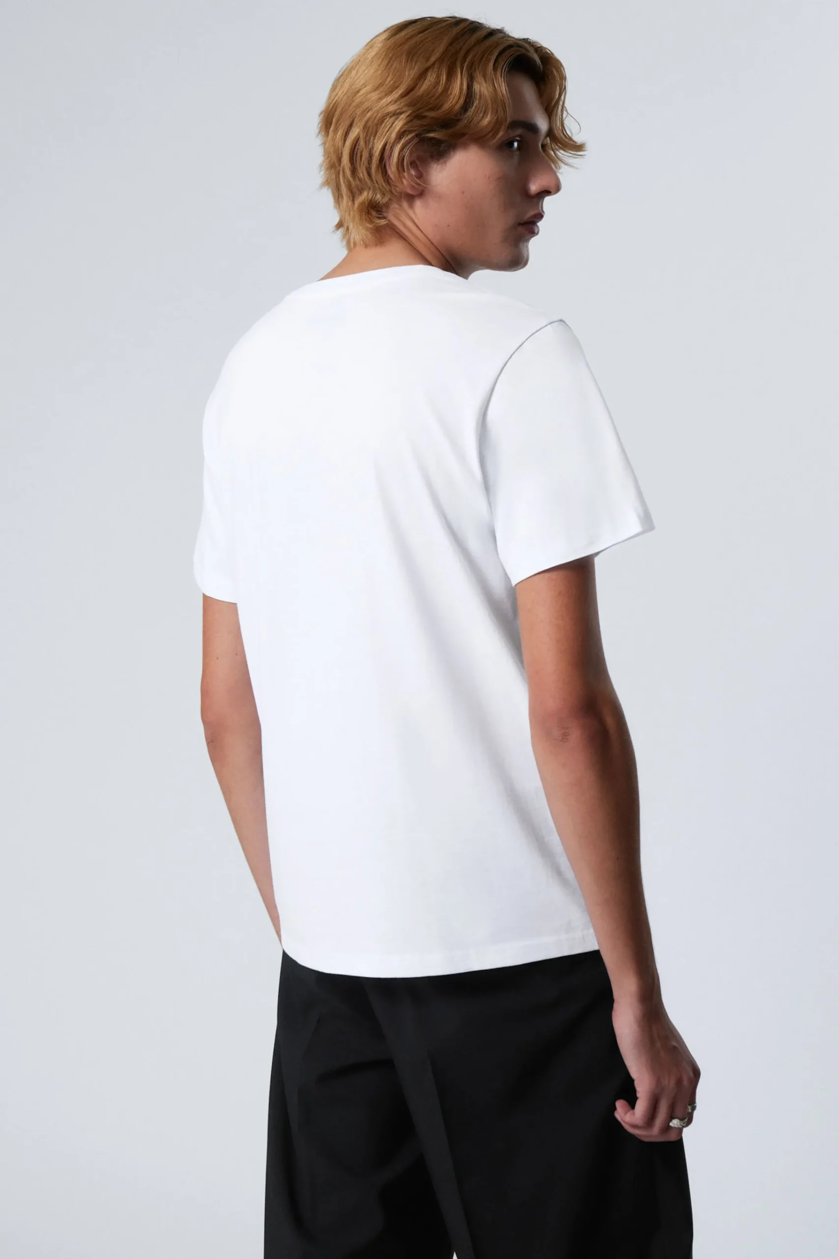 standard_midweight_tshirt_2.webp Weekday Basplagg | T-Shirtar & Toppar<STANDARD MIDWEIGHT T-SHIRT
