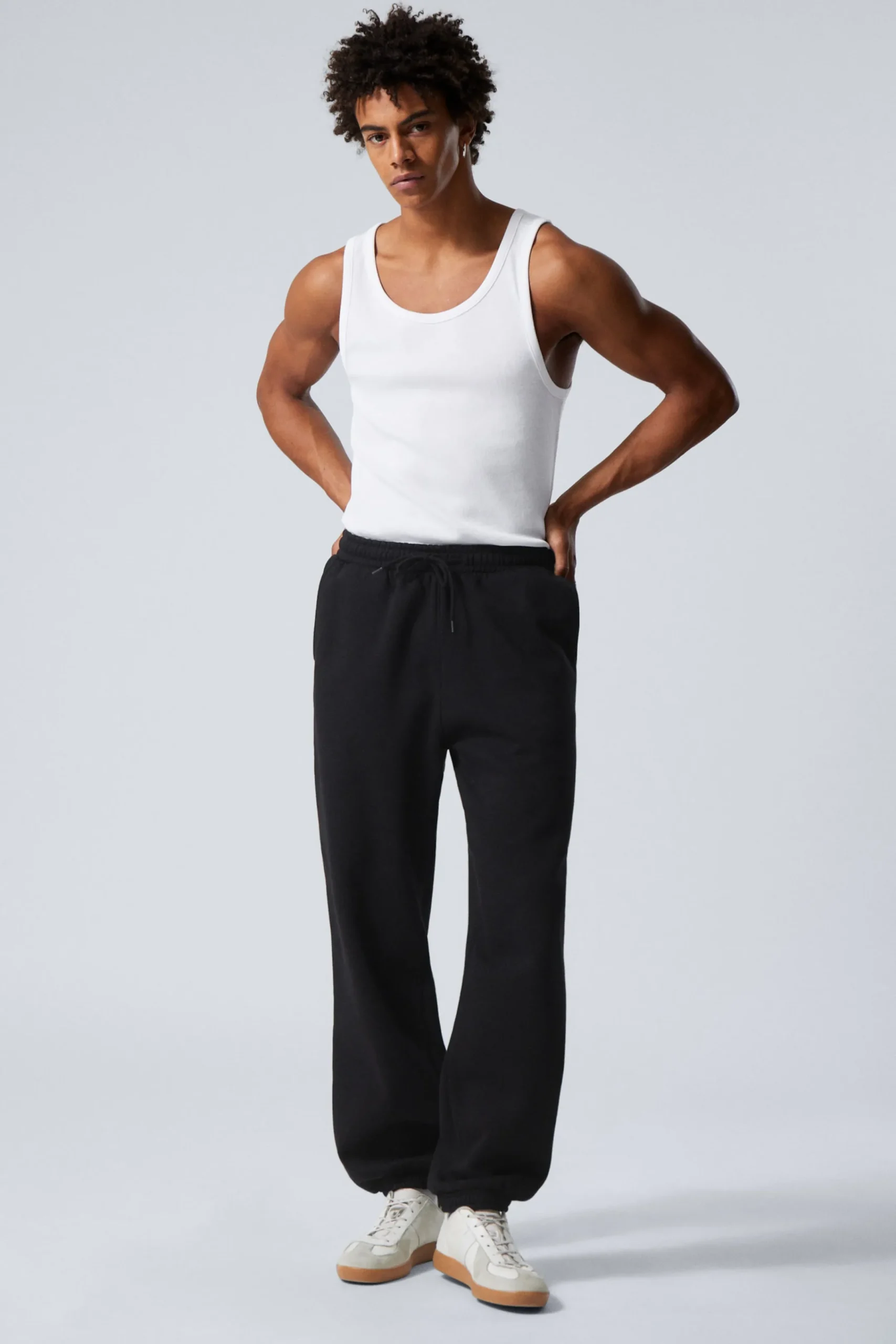 Weekday Basplagg | Byxor<STANDARD SWEATPANTS