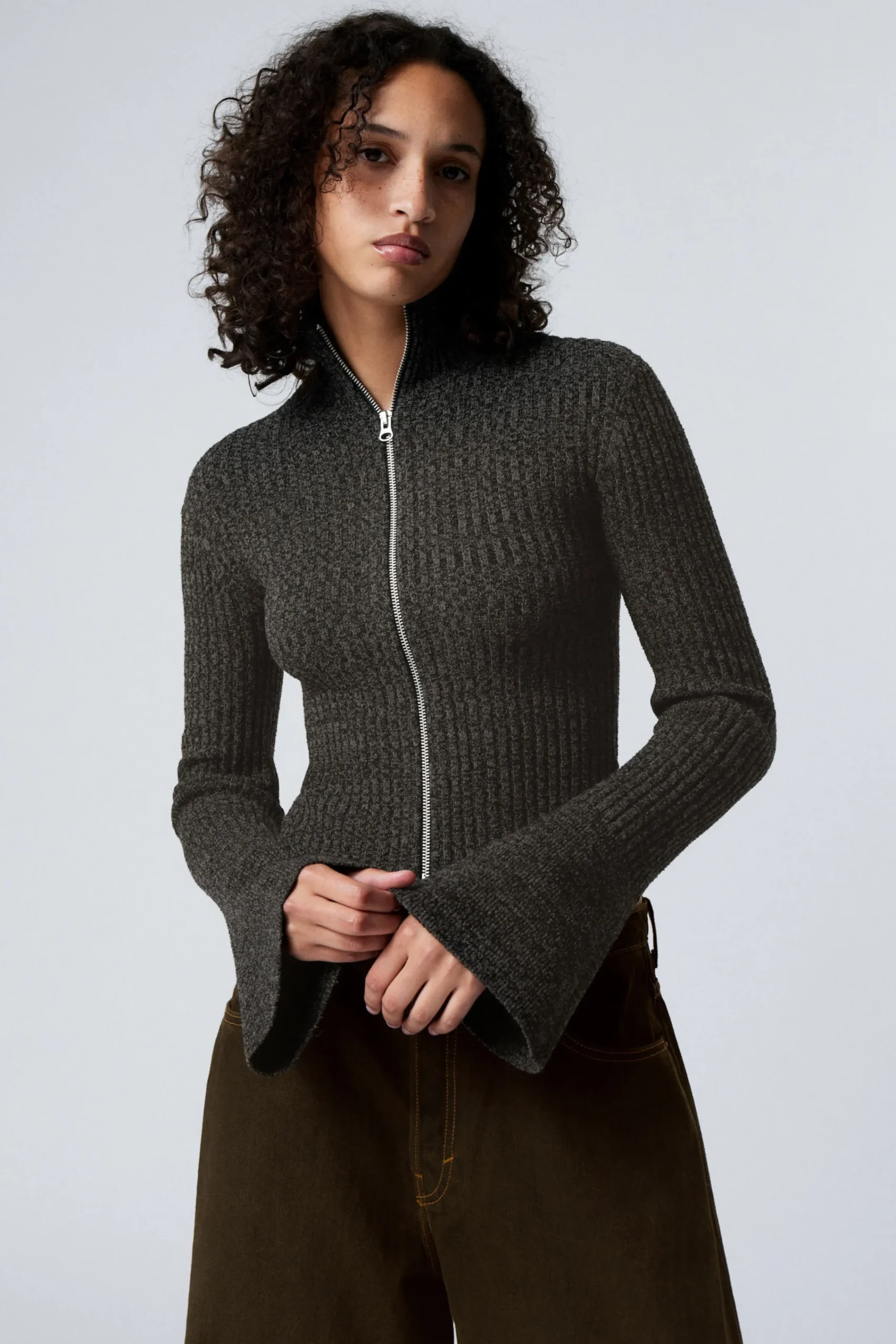 Weekday Stickat<STICKAD CARDIGAN MED DRAGKEDJA