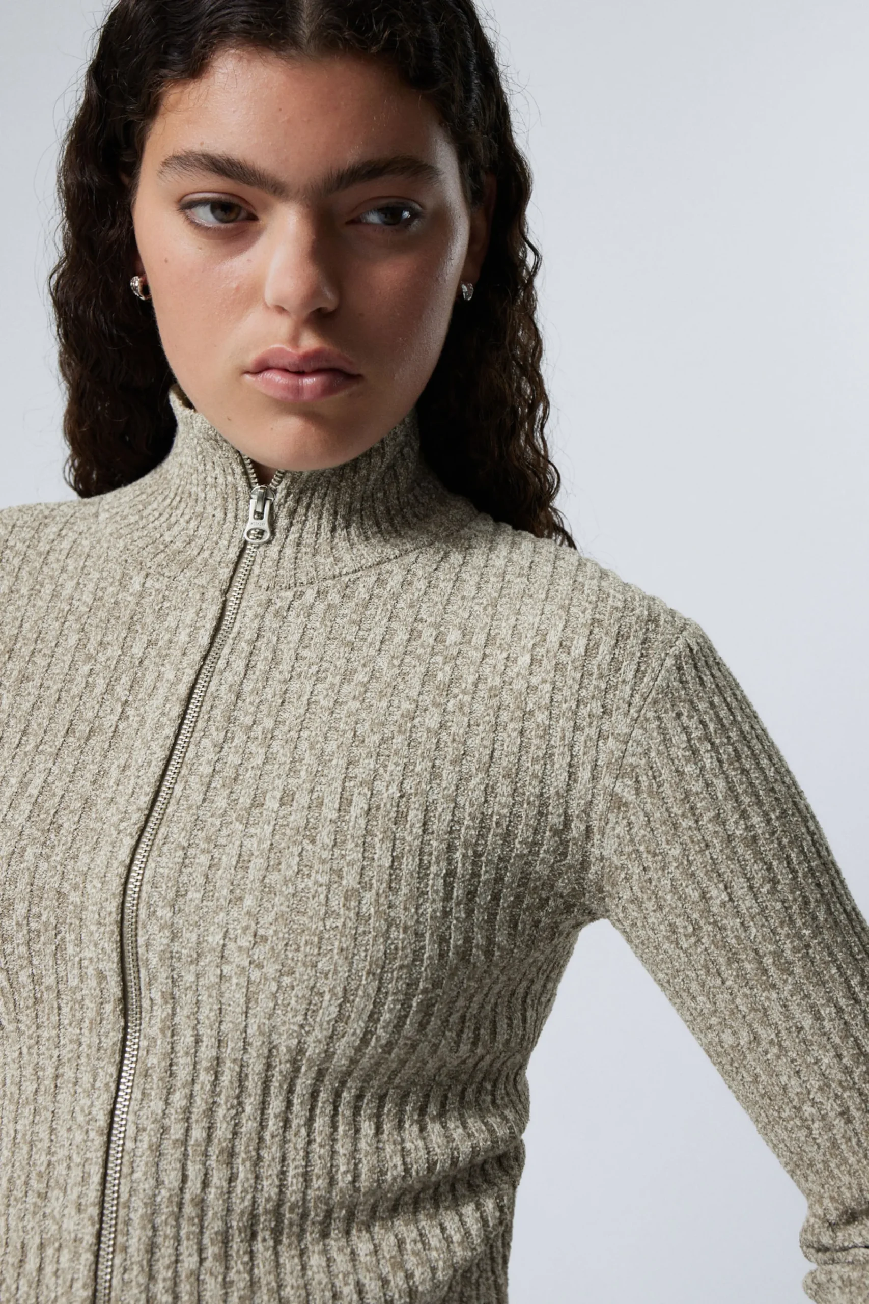 Weekday Stickat<STICKAD CARDIGAN MED DRAGKEDJA