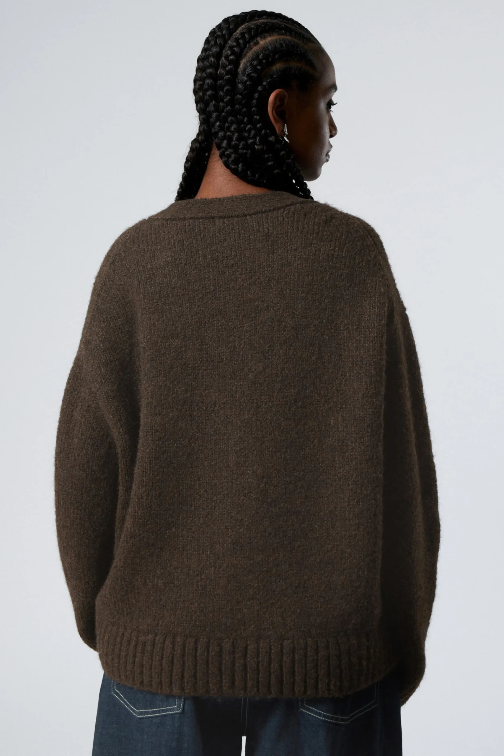 stickad_enkelknppt_cardigan_3-2.webp Weekday Stickat<STICKAD ENKELKNÄPPT CARDIGAN