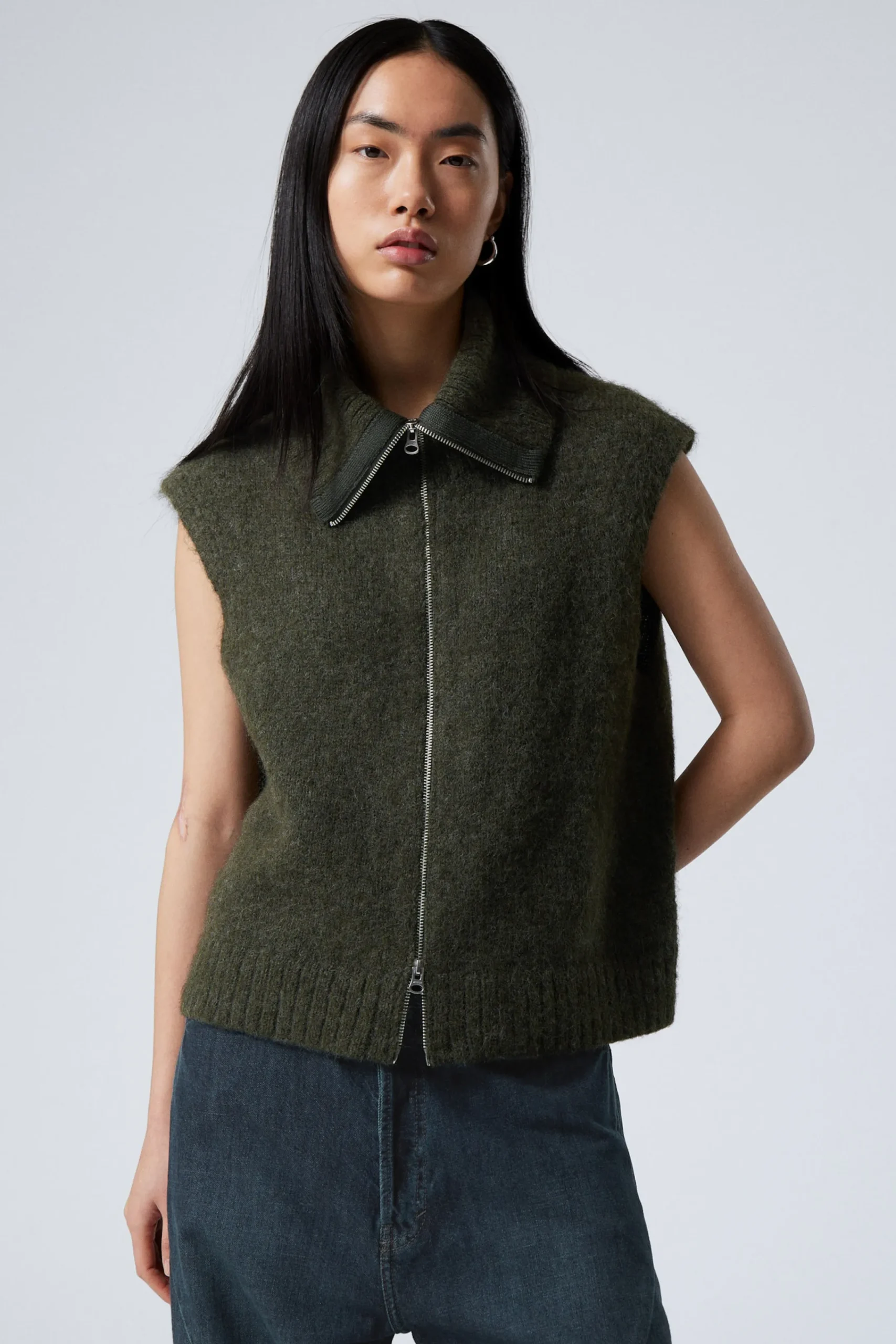 Weekday Stickat<STICKAD ZIP-VÄST