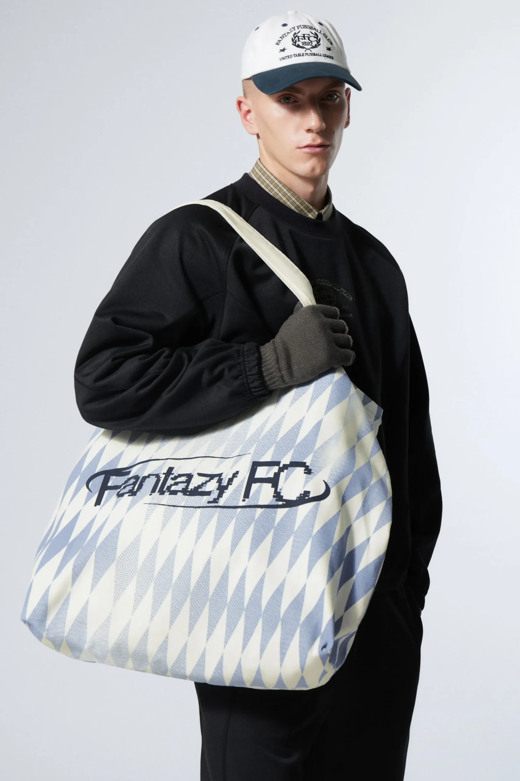 Weekday Väskor | Graphics<STOR MERCH-INSPIRERAD TOTE-VÄSKA
