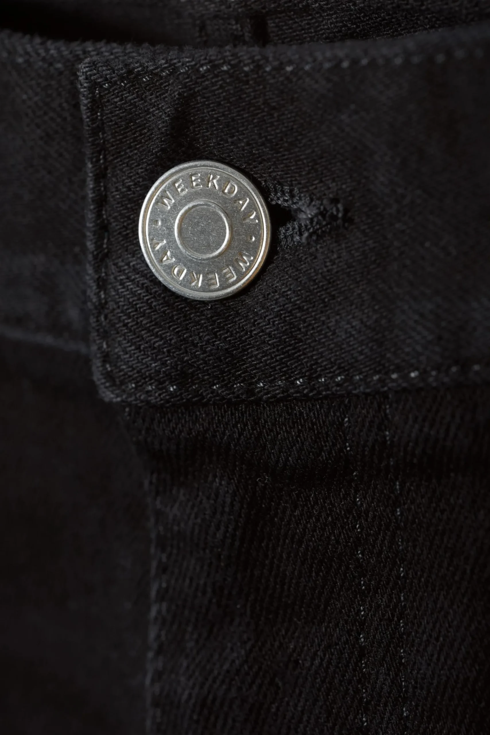 sunday_slim_tapered_leg_jeans_5.webp Weekday Jeans<SUNDAY SLIM TAPERED LEG JEANS