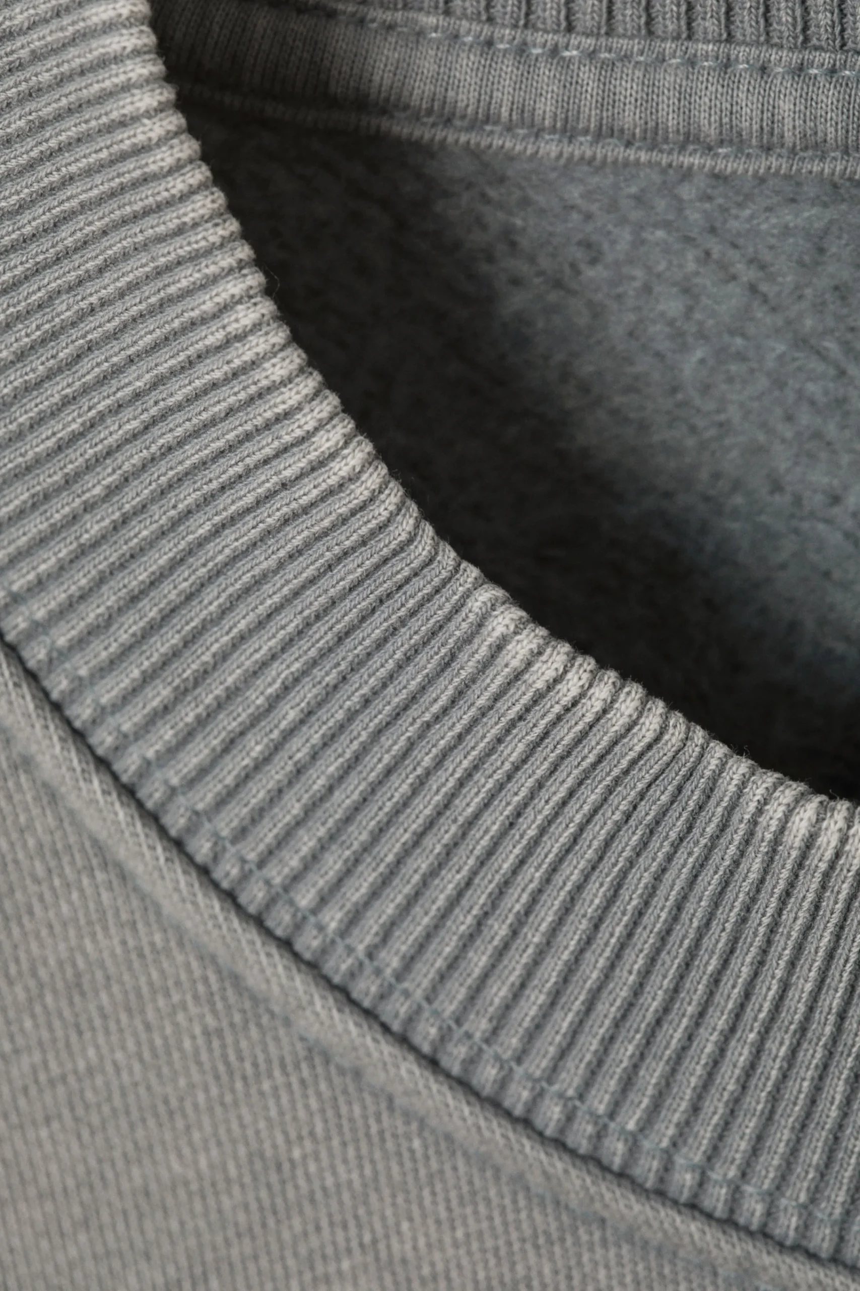 sweatshirt_med_avslappnad_passform_4-1.webp Weekday Sweatshirts | Basplagg<SWEATSHIRT MED AVSLAPPNAD PASSFORM