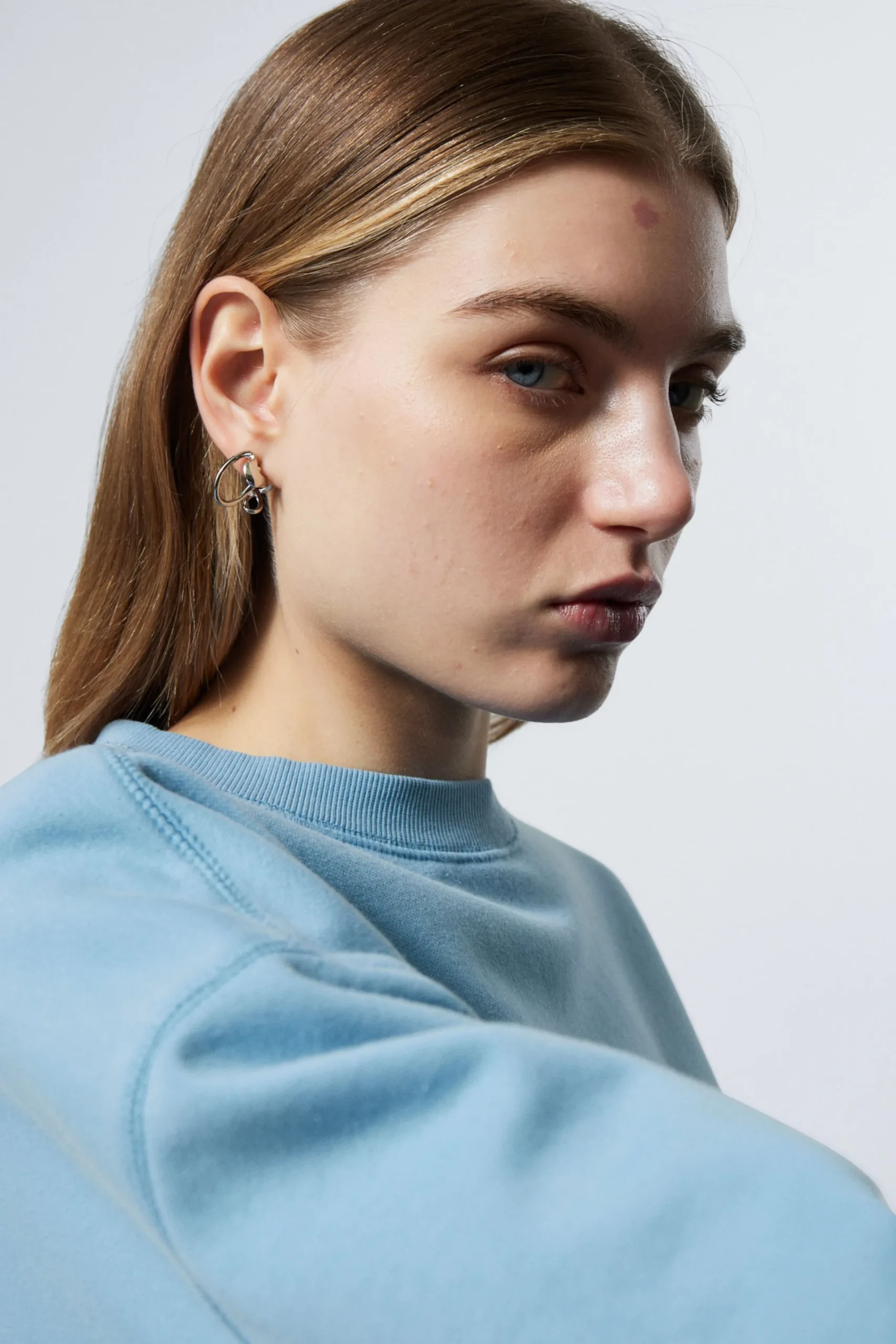 sweatshirt_standard_essence_3-4.webp Weekday Sweatshirts | Basplagg<SWEATSHIRT STANDARD ESSENCE