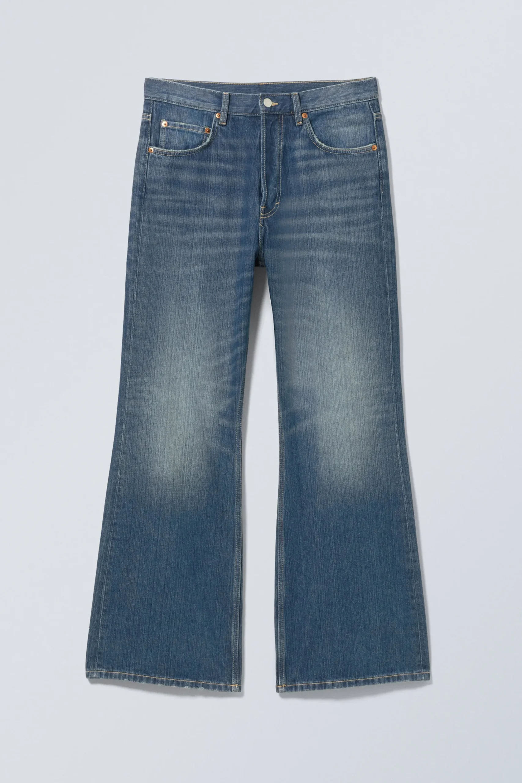 time_loose_bootcut_leg_jeans_2.webp Weekday Jeans<TIME LOOSE BOOTCUT LEG JEANS