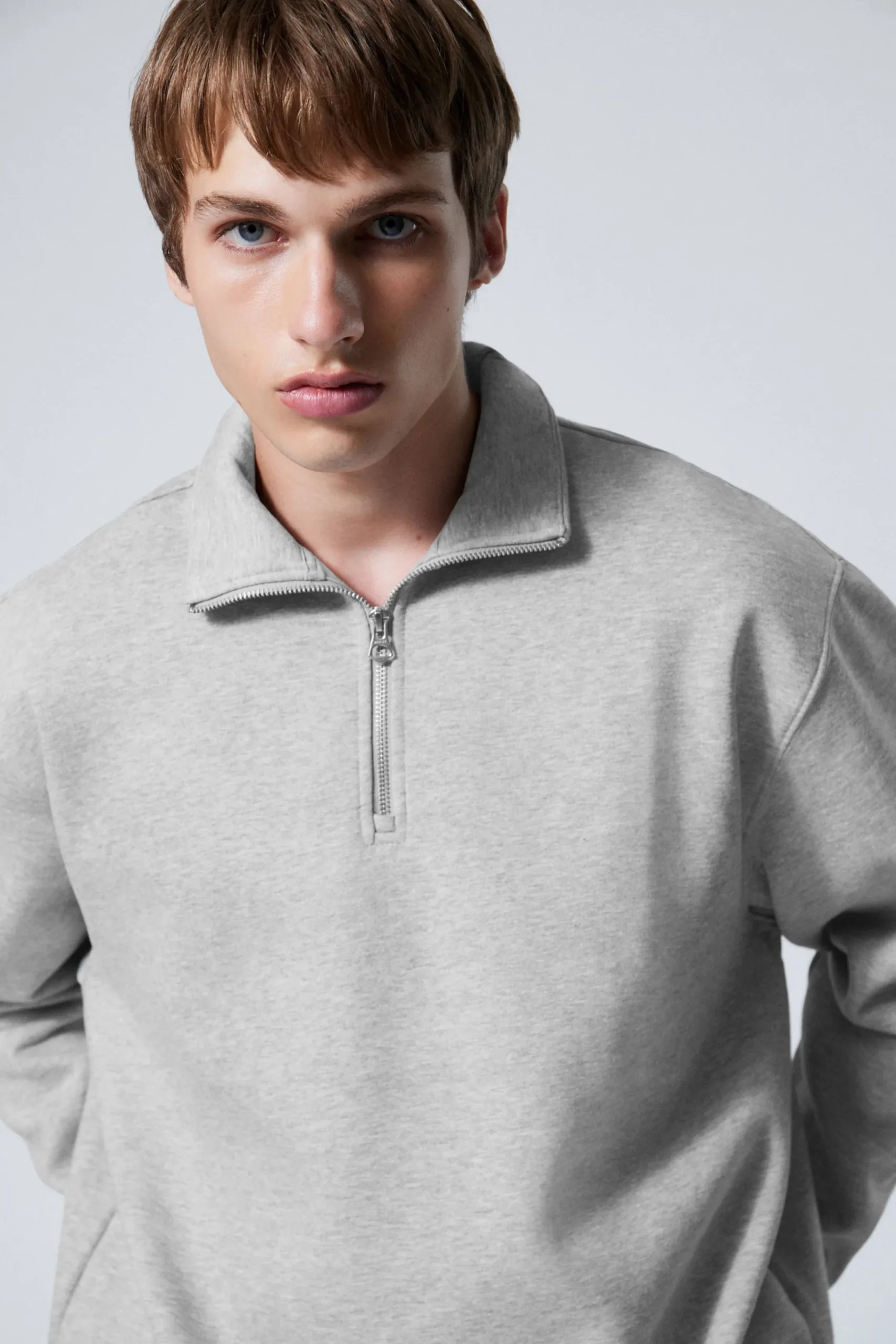 Weekday Sweatshirts | Basplagg<TUNG AVSLAPPNAD HALV-ZIP TRÖJA