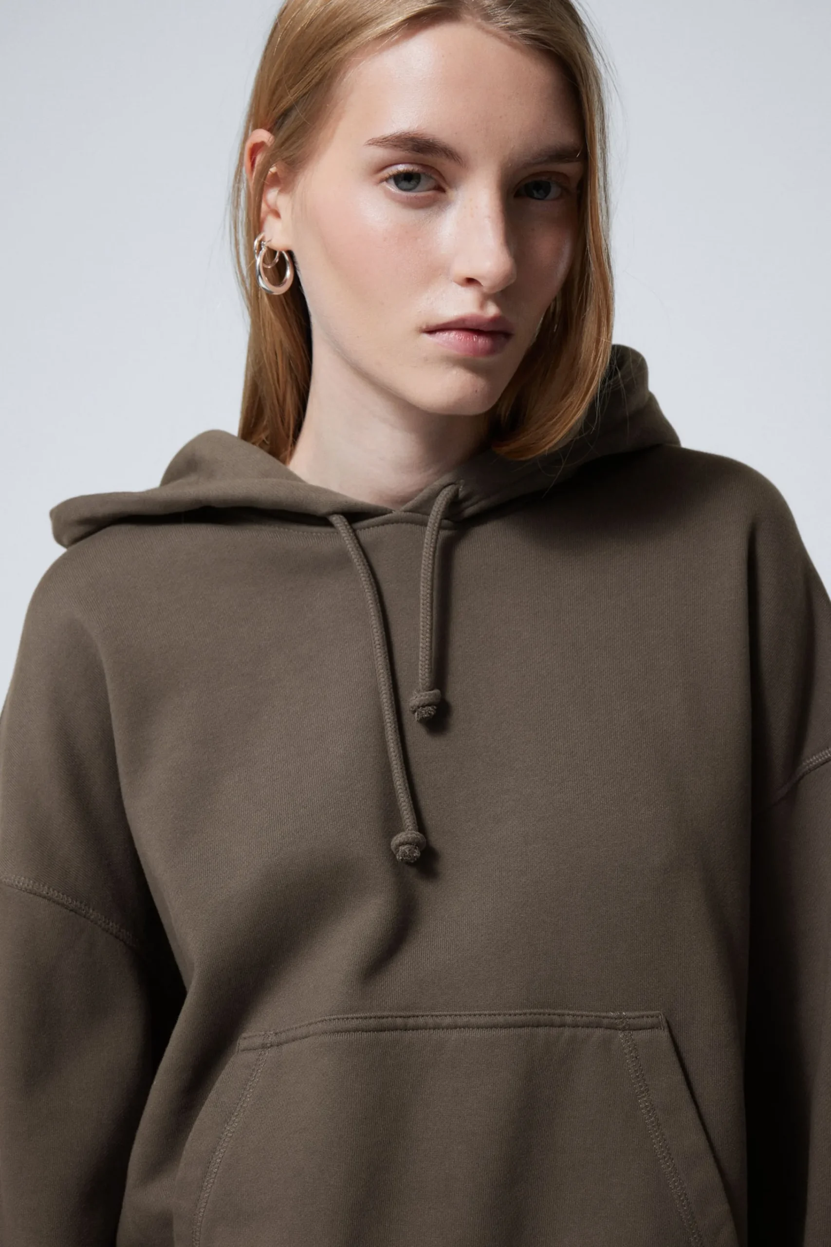 Weekday Hoodies | Basplagg<TUNG LEDIG HOODIE