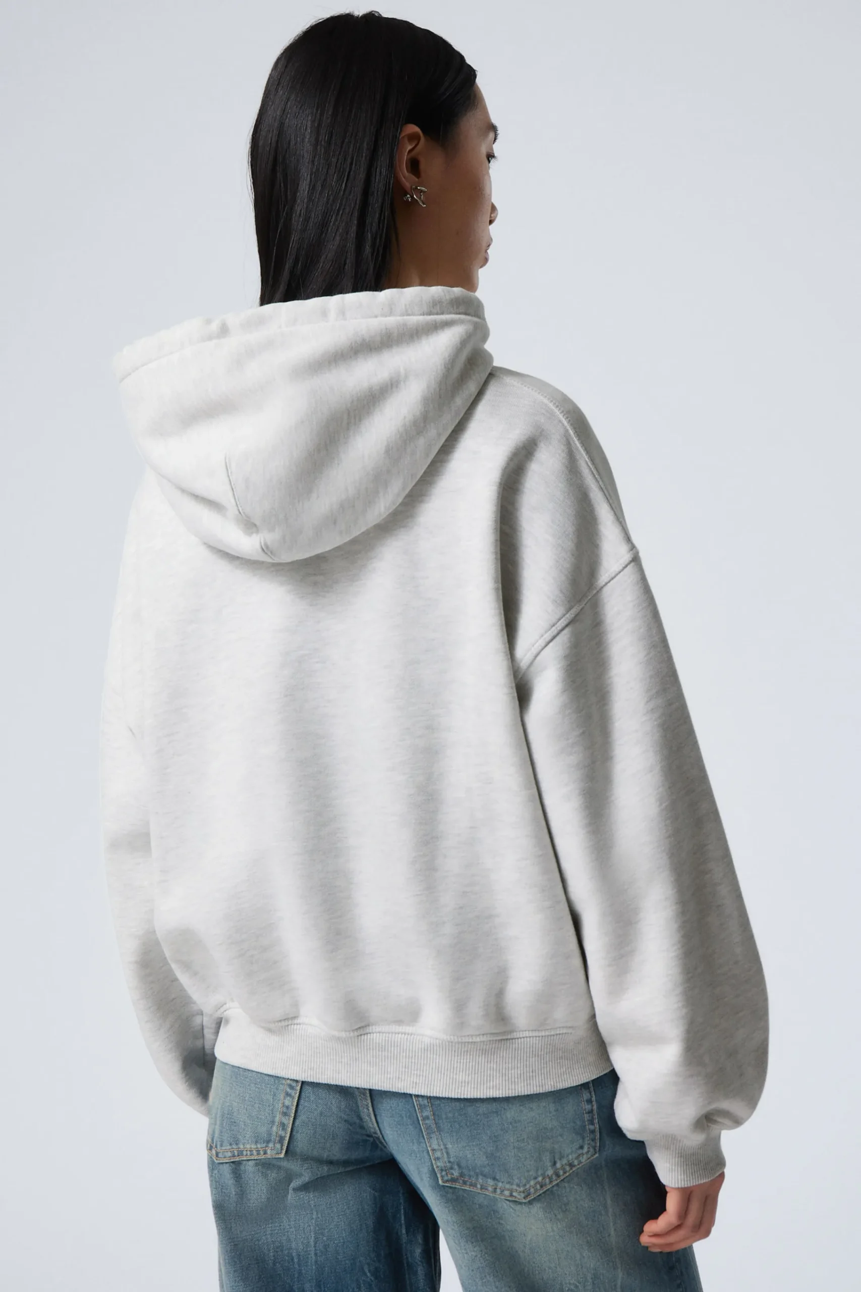 tung_ledig_hoodie_3.webp Weekday Hoodies | Basplagg<TUNG LEDIG HOODIE