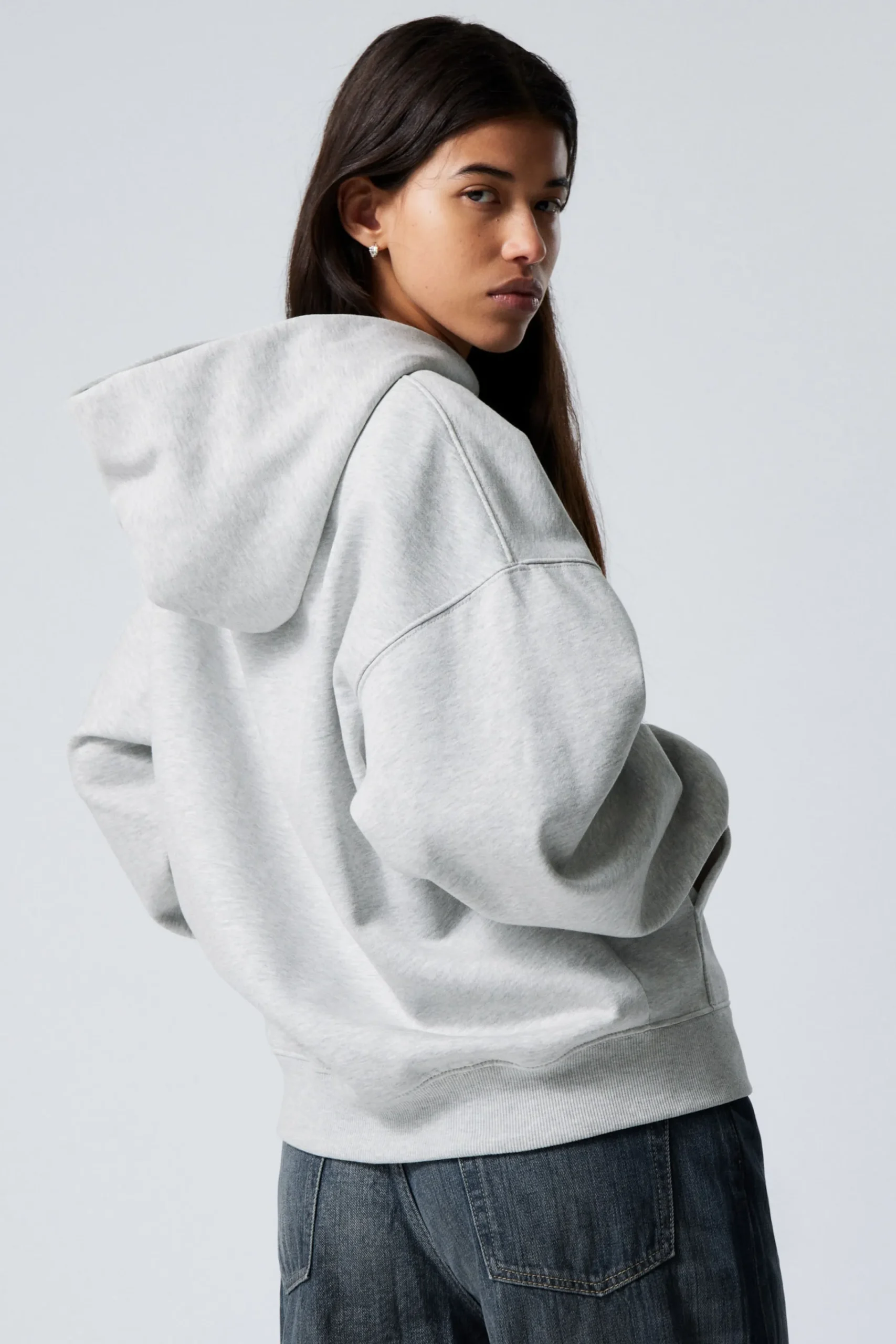 tung_oversized_hoodie_3-1.webp Weekday Hoodies | Basplagg<TUNG OVERSIZED HOODIE