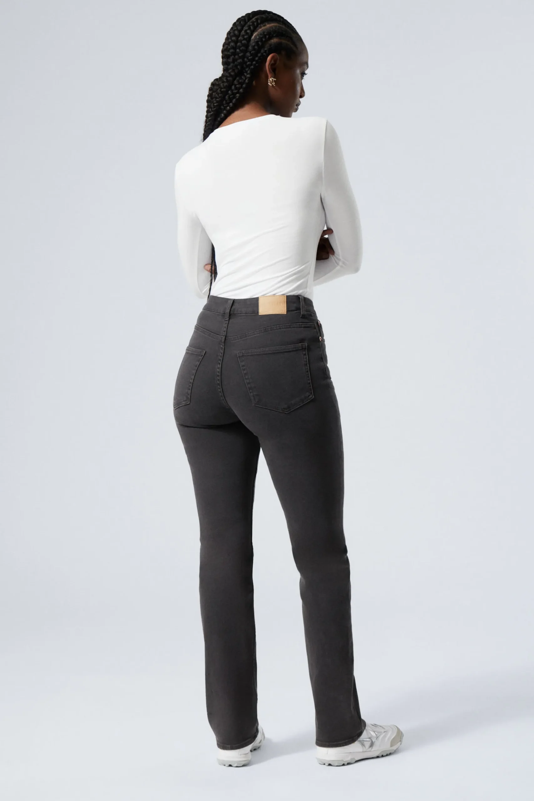 twig_curve_mid_waist_slim_straight_leg_jeans_4.webp Weekday Jeans<TWIG CURVE MID WAIST SLIM STRAIGHT LEG JEANS