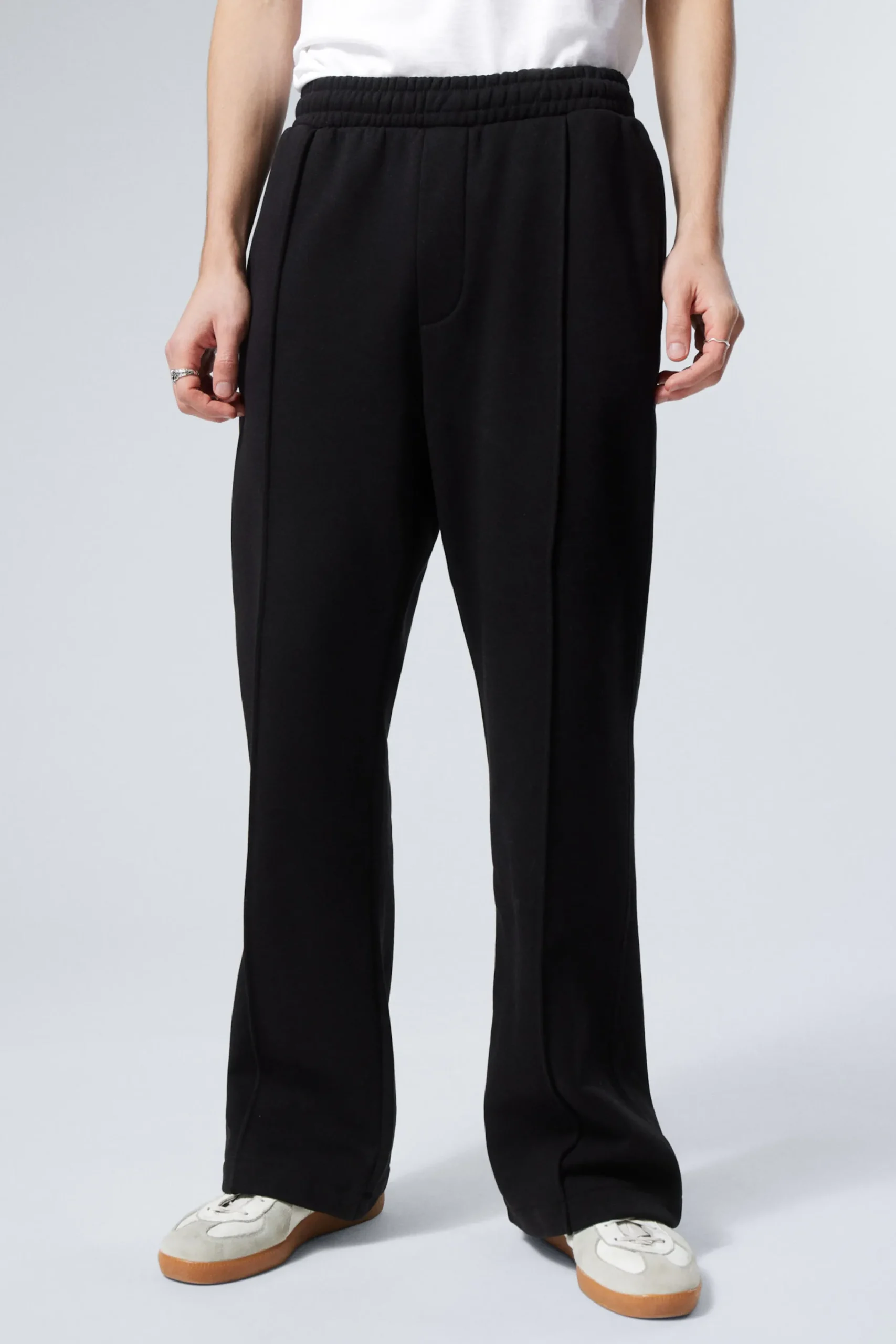 Weekday Byxor<UTSVÄNGD LEDIGA SWEATPANTS