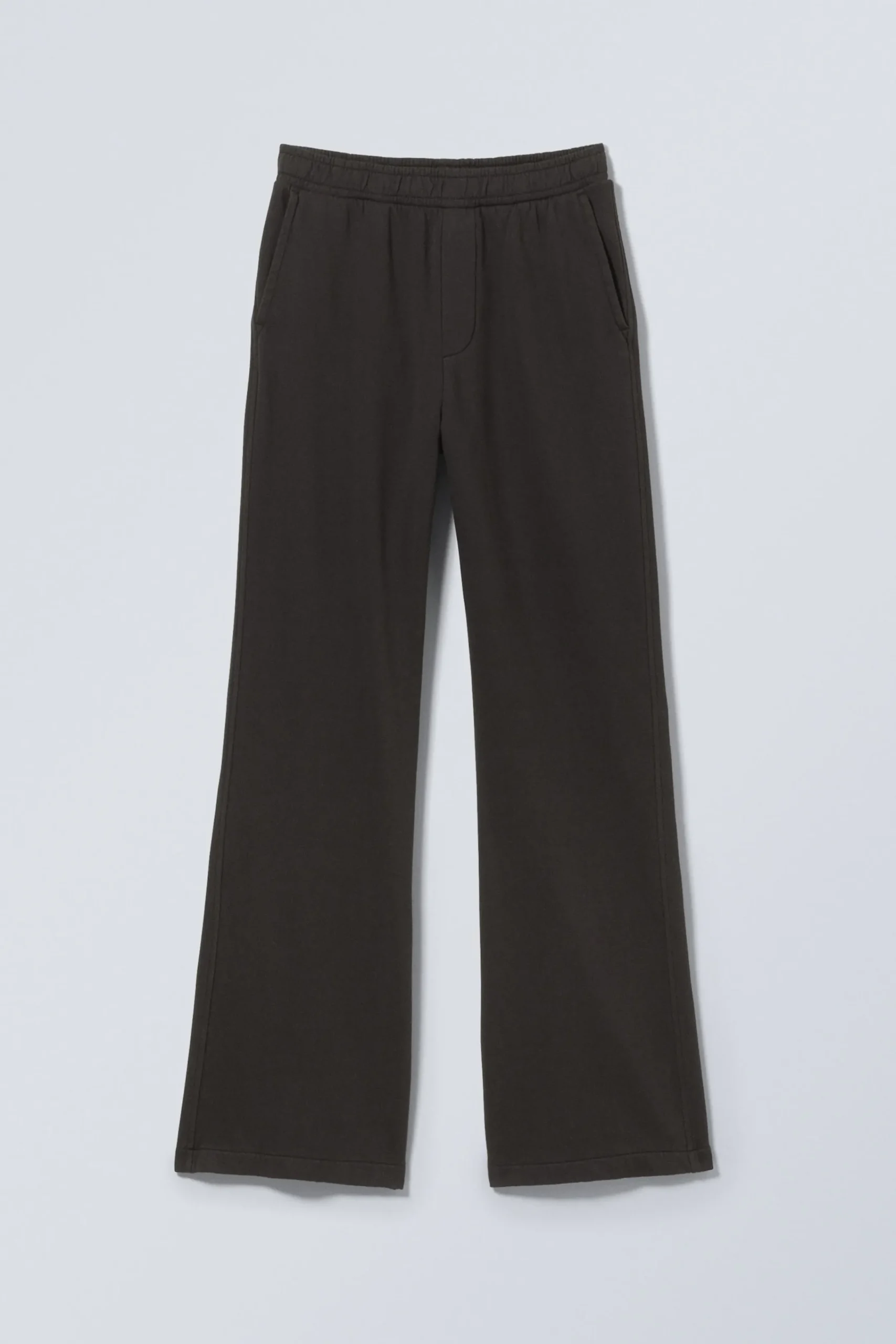 utsvngda_sweatpants_2.webp Weekday Byxor<UTSVÄNGDA SWEATPANTS