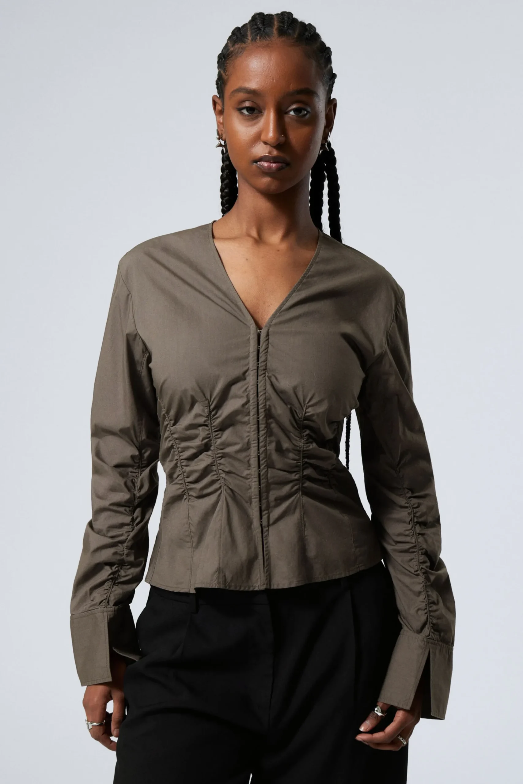 Weekday Blusar & Skjortor<V-RINGAD POPLIN SKJORTA