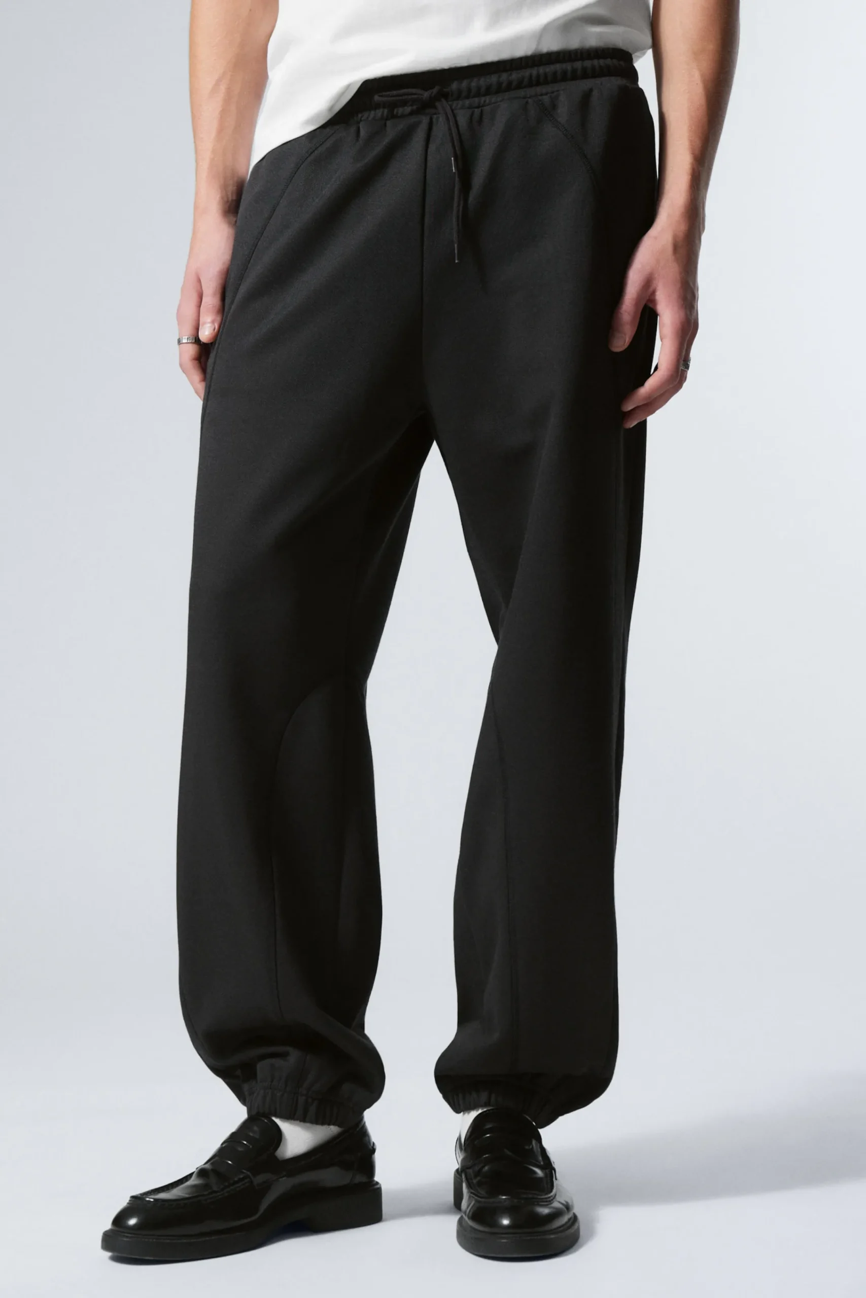 Weekday Graphics<WARM UP SWEATPANTS MED RAK PASSFORM