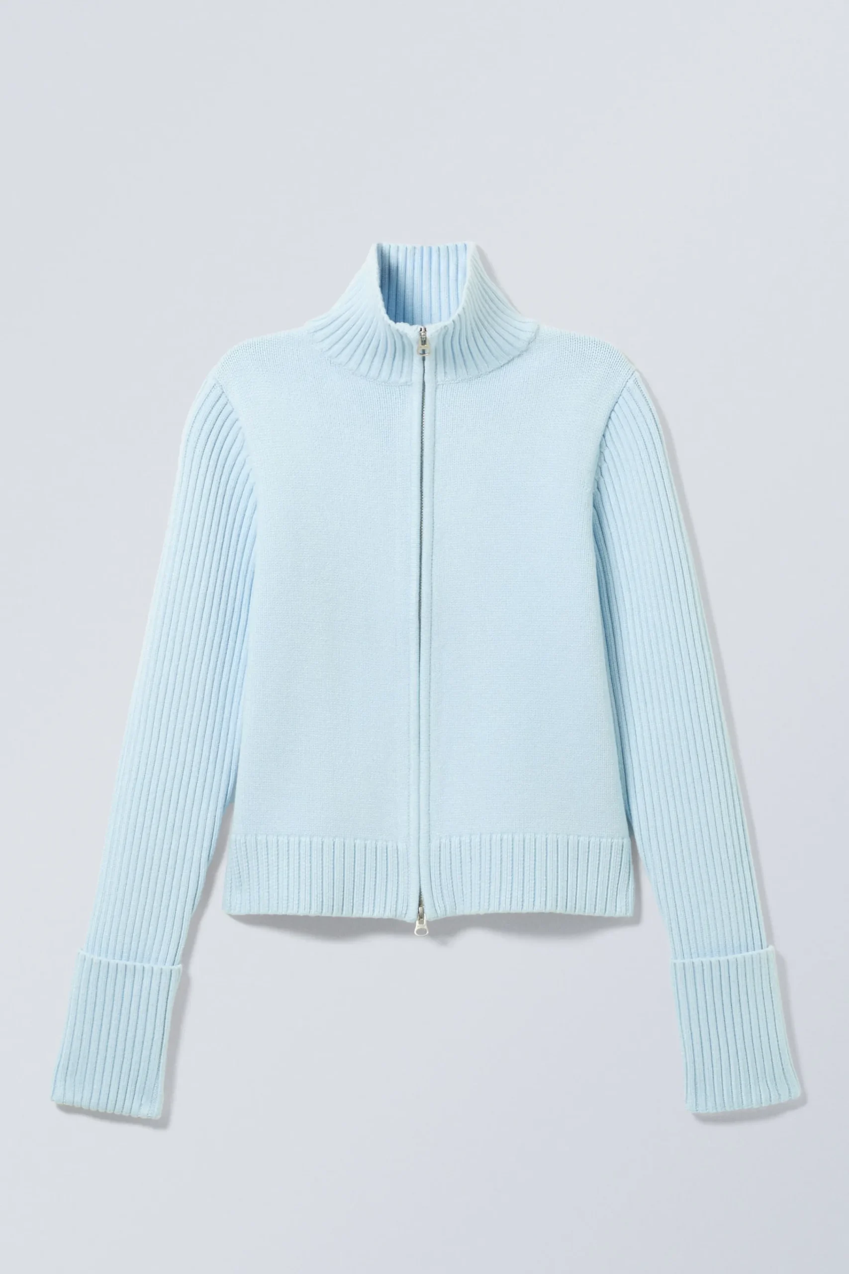 winona_zip_cardigan_2-3.webp Weekday Stickat<WINONA ZIP CARDIGAN
