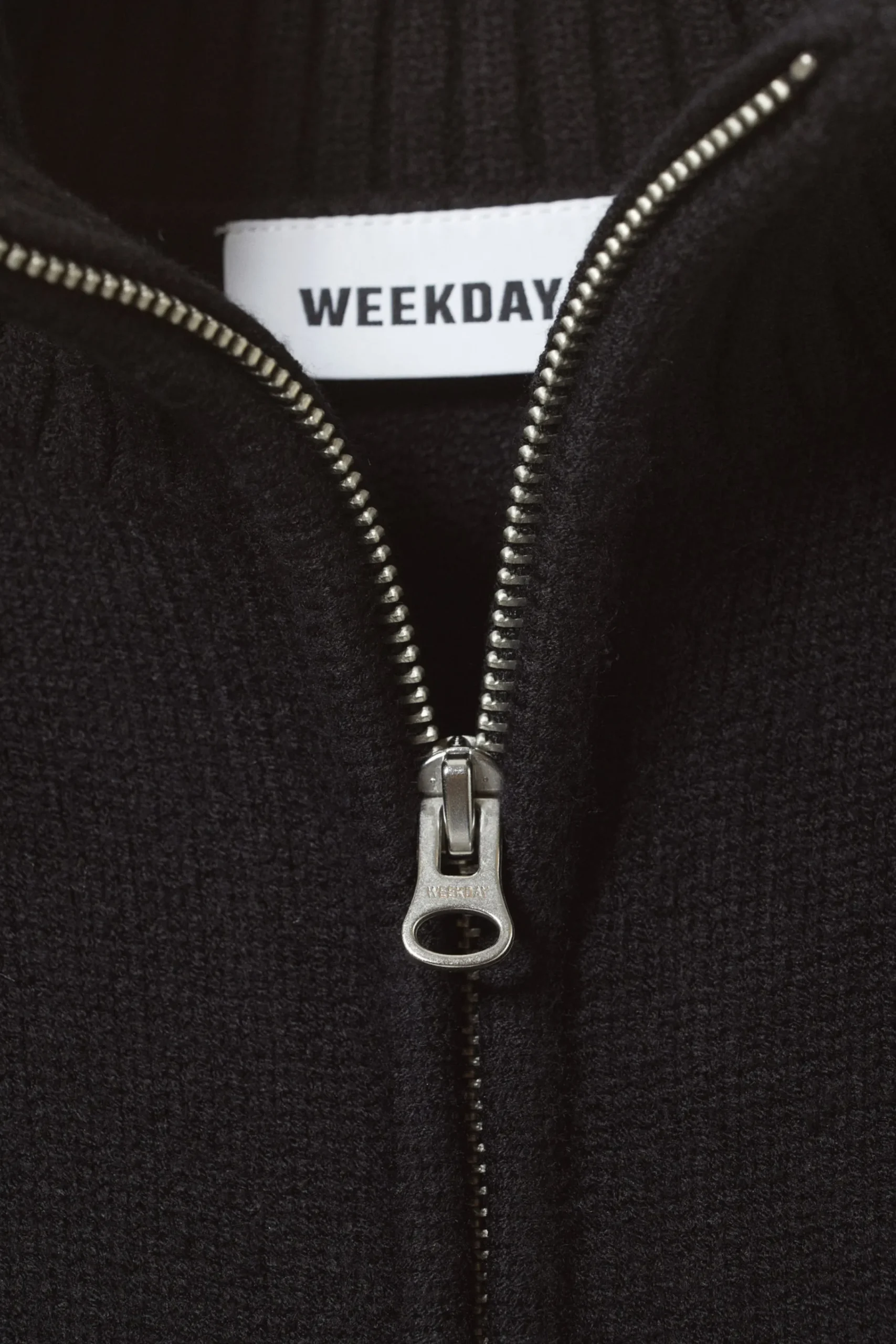 winona_zip_cardigan_4-2.webp Weekday Stickat<WINONA ZIP CARDIGAN